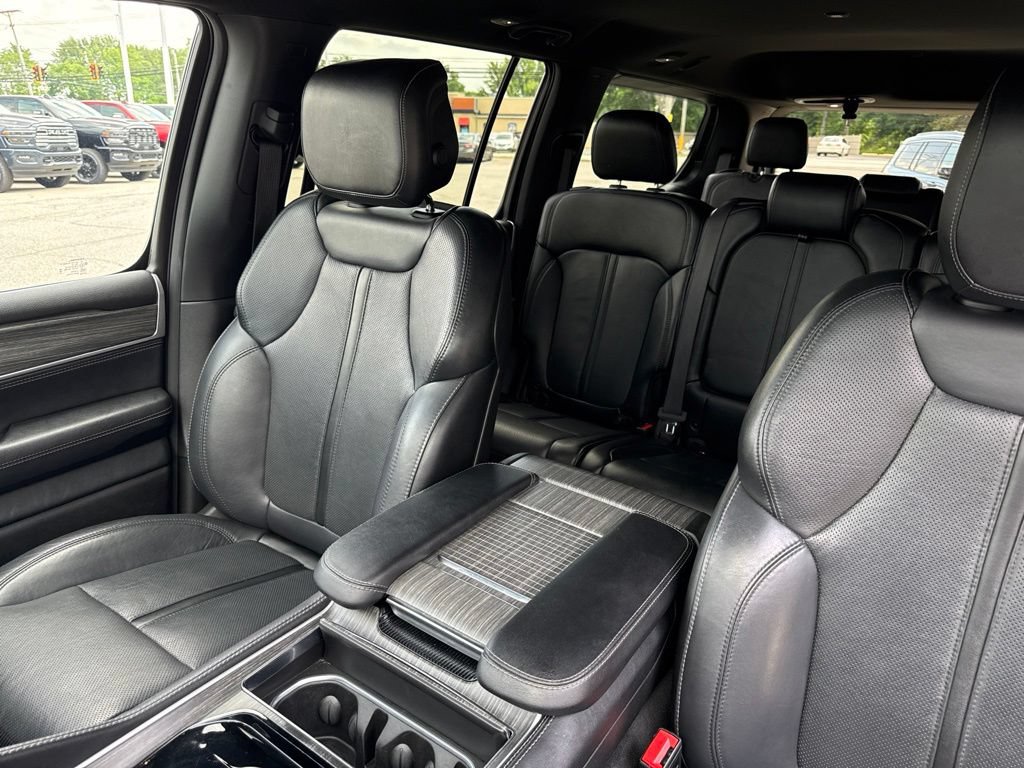 Used 2024 Jeep Wagoneer Series II w/ Flexible Seating Group AWD/4WD image 42