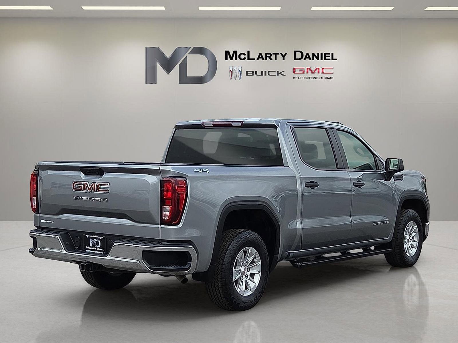 Certified 2023 GMC Sierra 1500 Pro w/ Convenience Package image 5