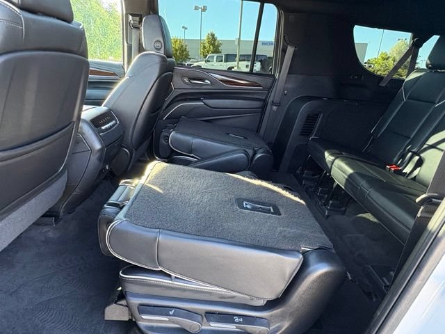 Used 2023 Cadillac Escalade ESV Premium Luxury AWD/4WD image 26