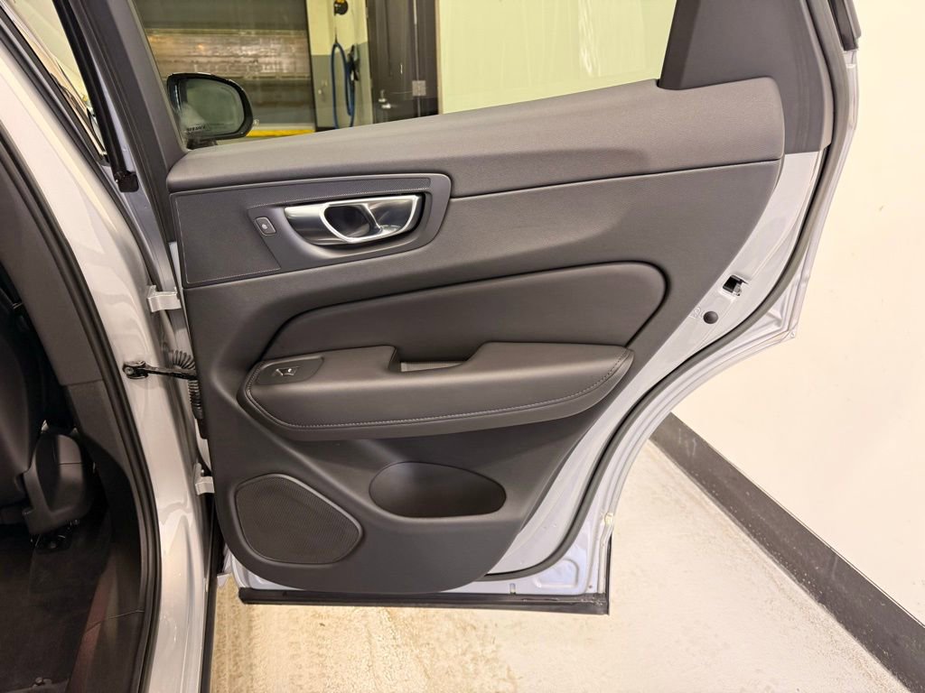 Used 2023 Volvo XC60 B5 Plus w/ Climate Package image 24