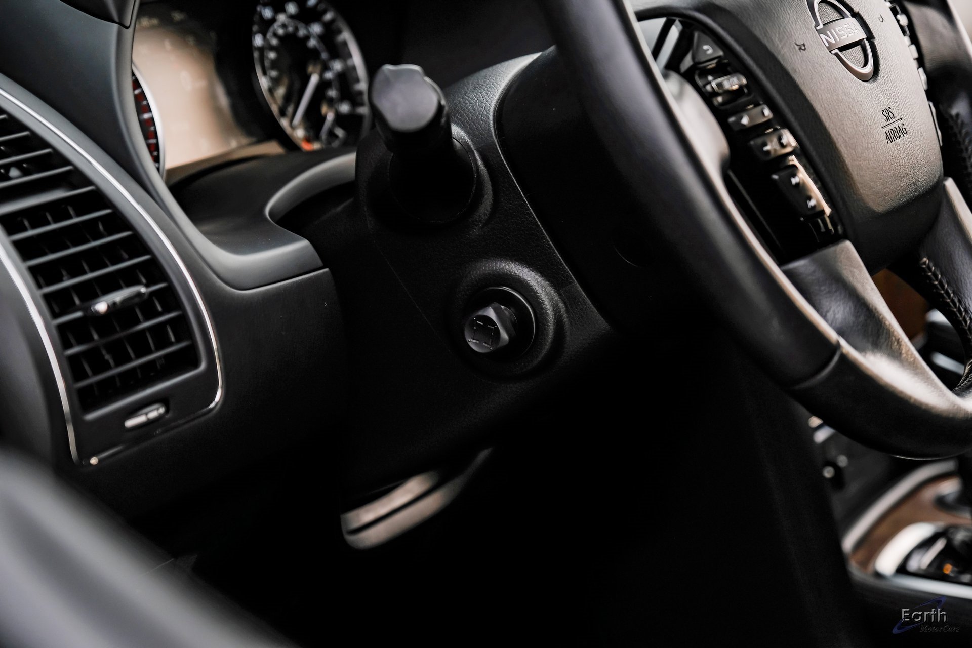 Used 2021 Nissan Armada SL w/ Captain's Chairs Package image 39