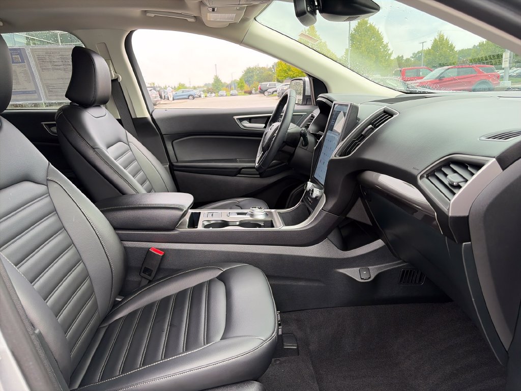 Used 2024 Ford Edge SEL w/ Convenience Package AWD/4WD image 11