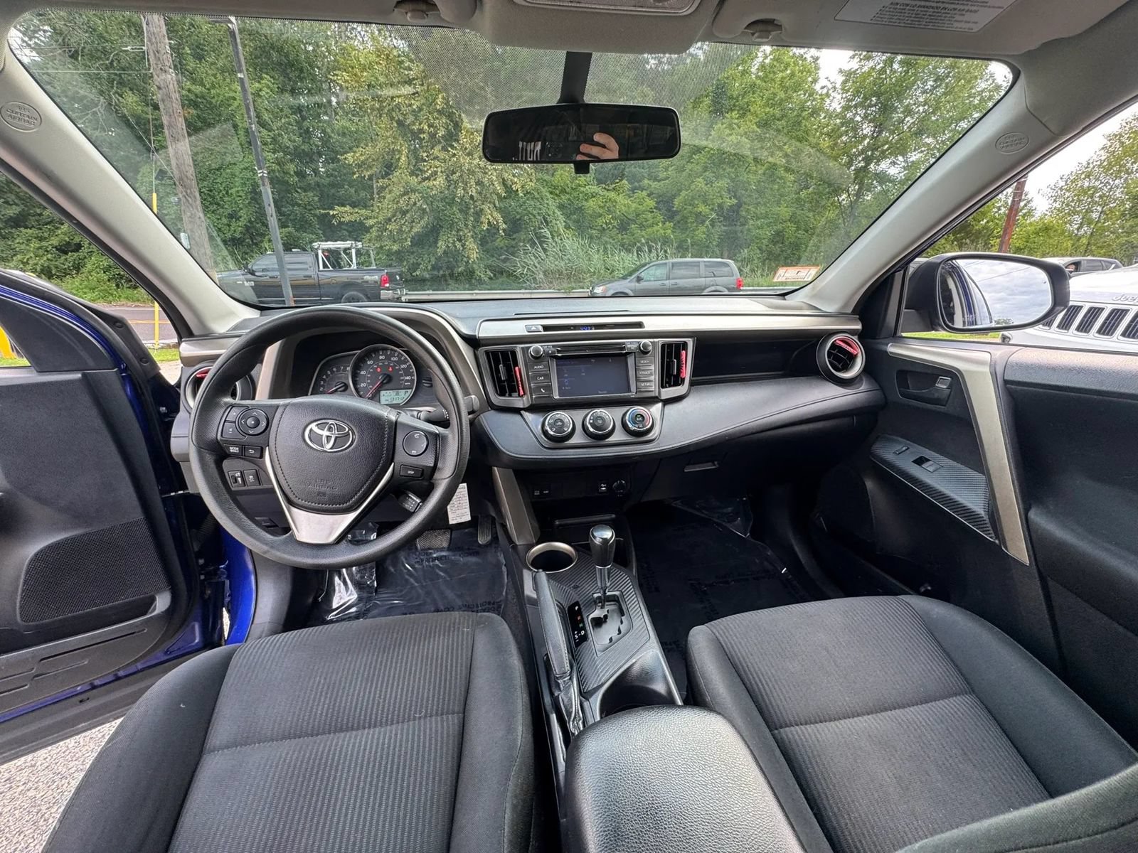Used 2014 Toyota RAV4 LE AWD/4WD image 14