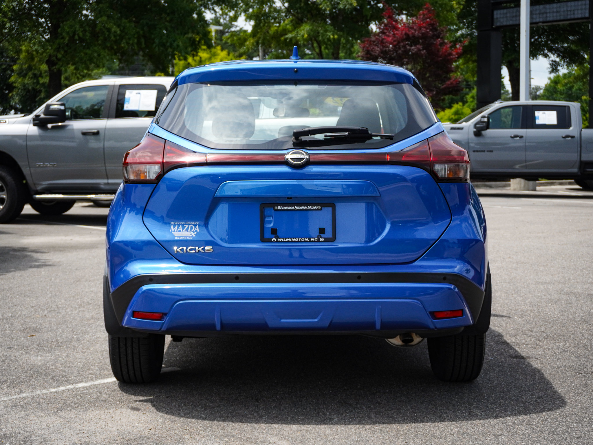 Used 2022 Nissan Kicks S FWD image 9
