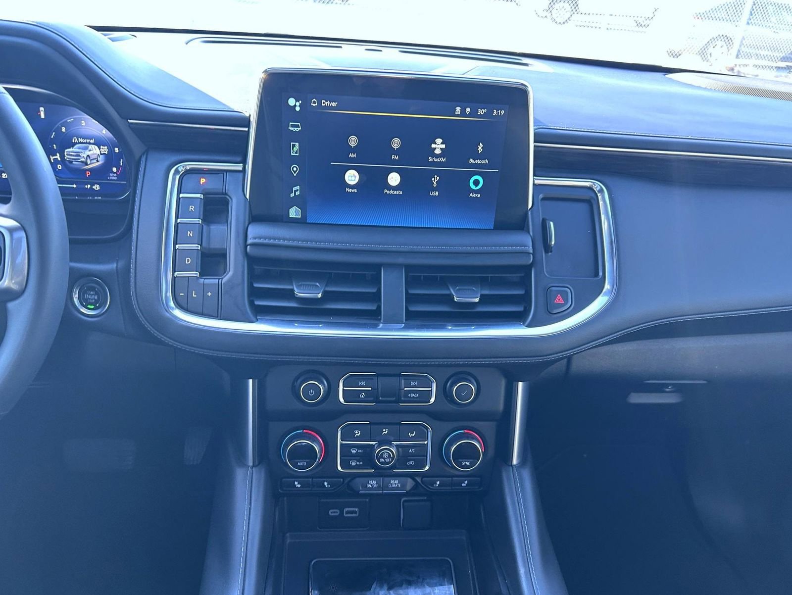 Used 2024 Chevrolet Tahoe Z71 w/ Luxury Package image 11