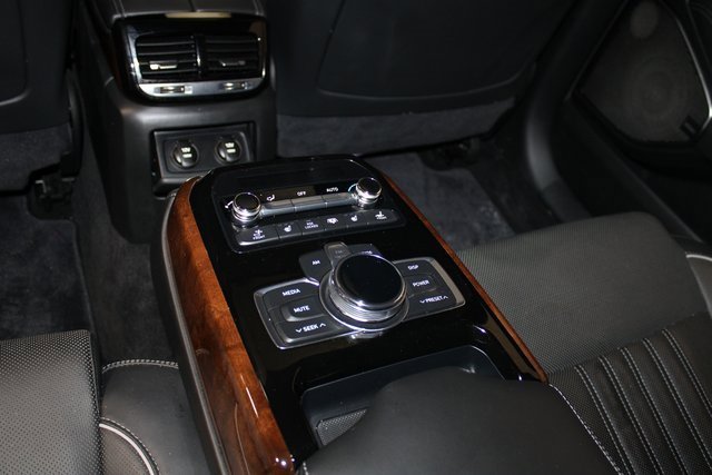 Used 2019 Genesis G90 3.3T Premium image 9