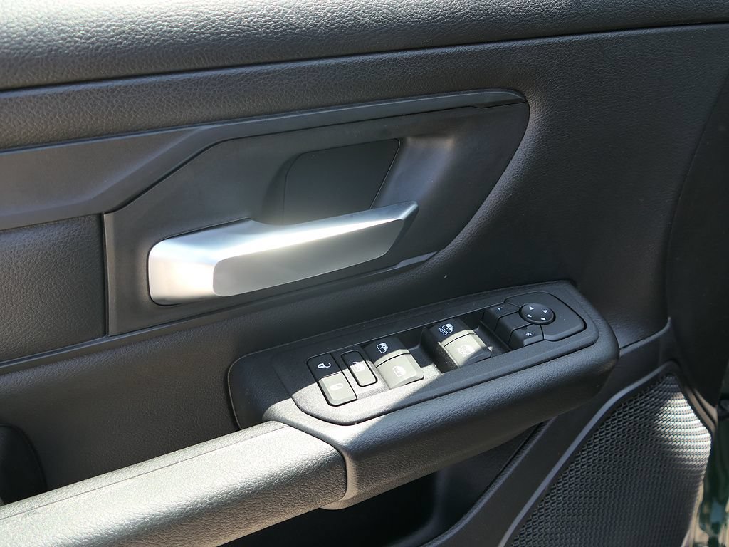 New 2026 RAM 1500 Express AWD/4WD image 12
