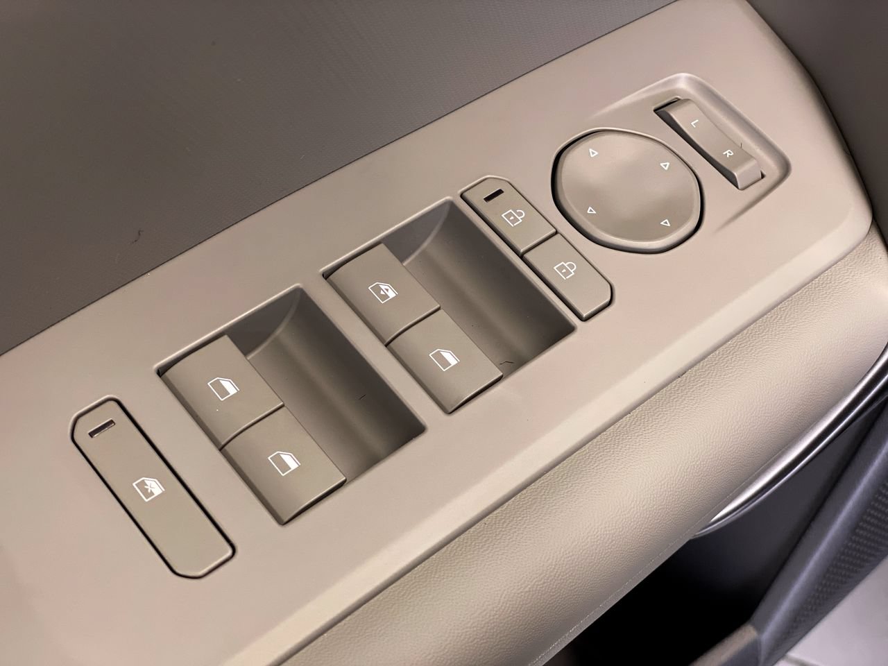 New 2027 Kia Seltos S FWD image 18