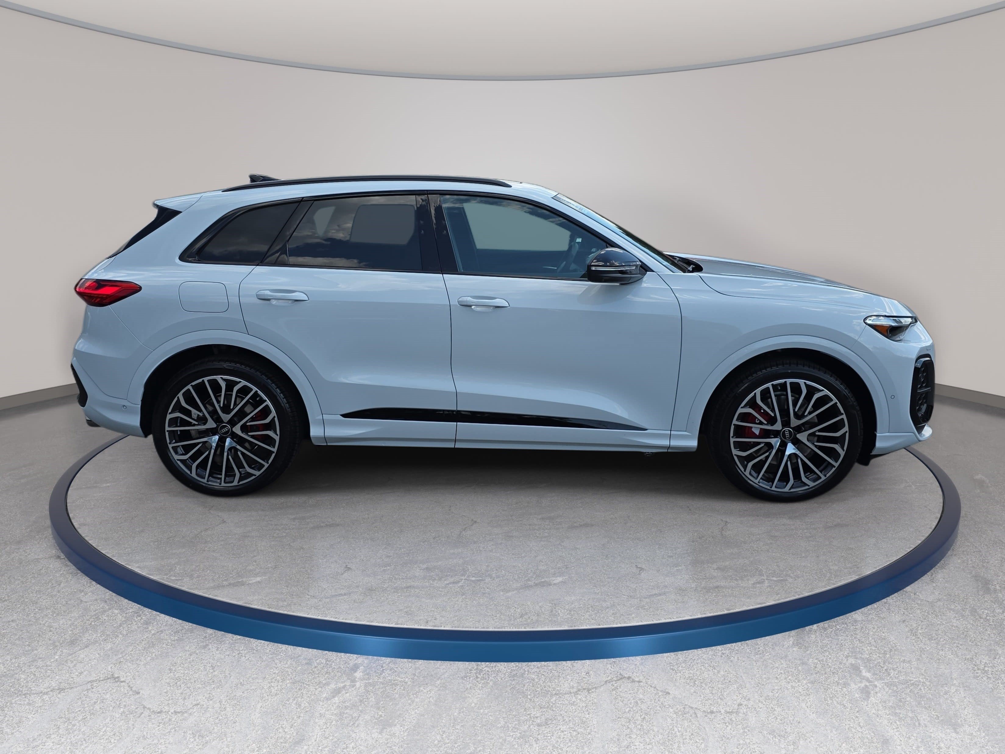 New 2026 Audi SQ5 Prestige AWD/4WD image 4