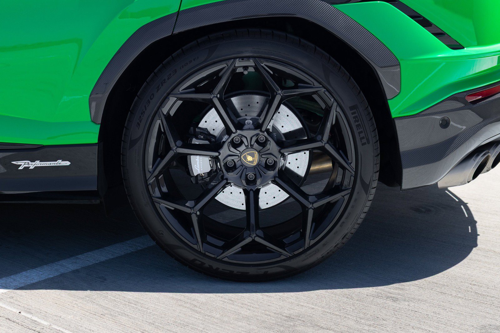 Used 2023 Lamborghini Urus Performante AWD/4WD image 13