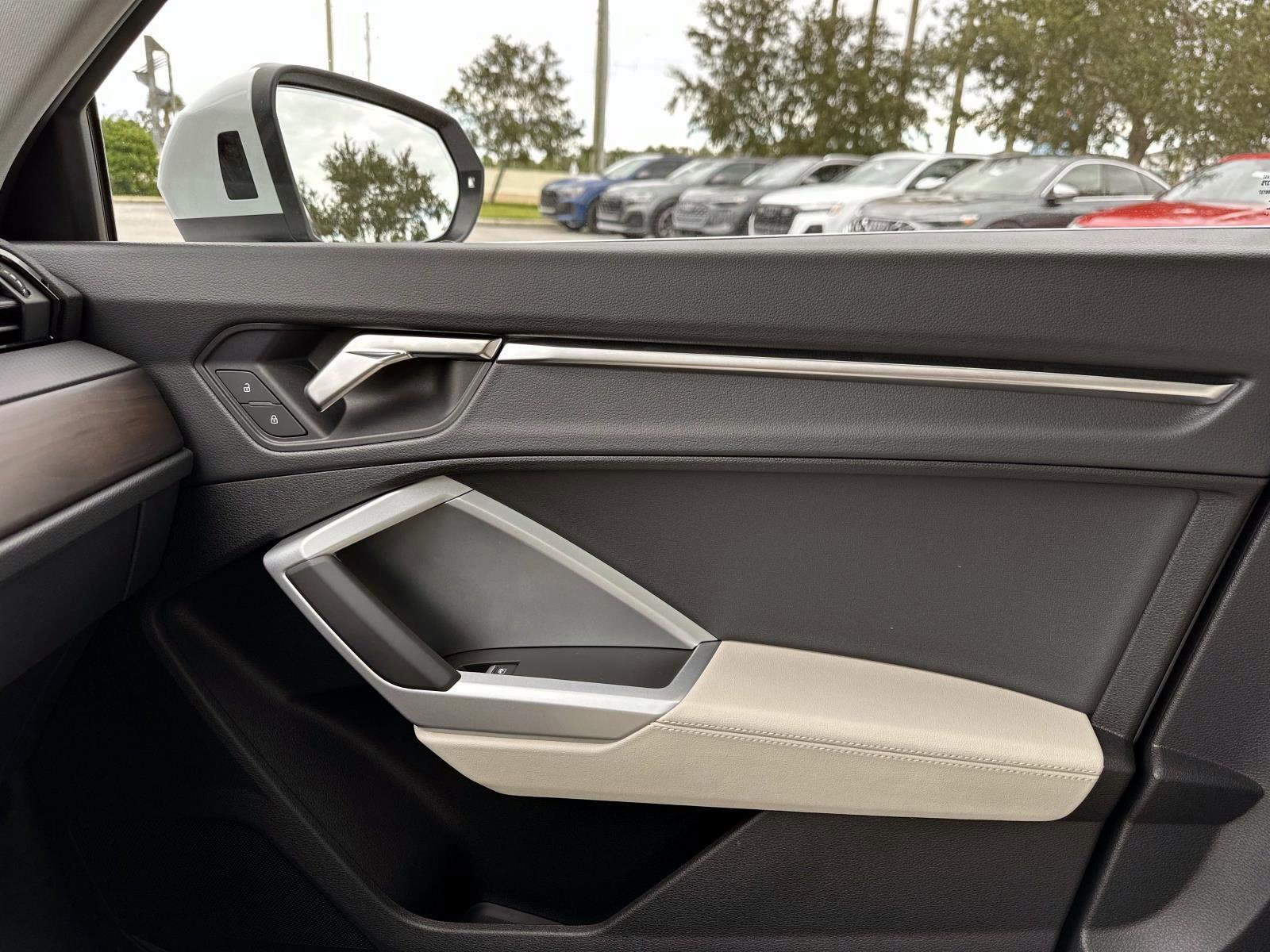 Used 2025 Audi Q3 2.0T Premium w/ Convenience Package image 23