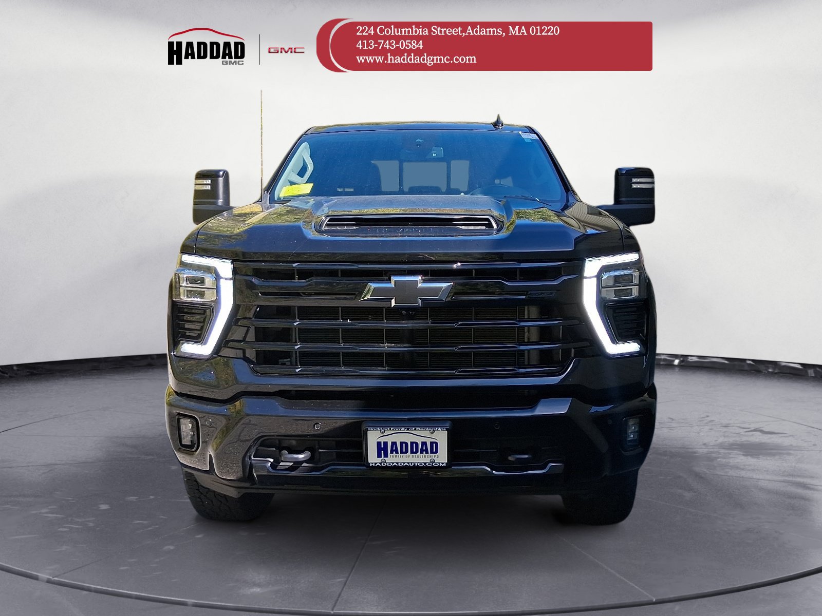 Used 2024 Chevrolet Silverado 2500 LTZ w/ LTZ Plus Package AWD/4WD image 2