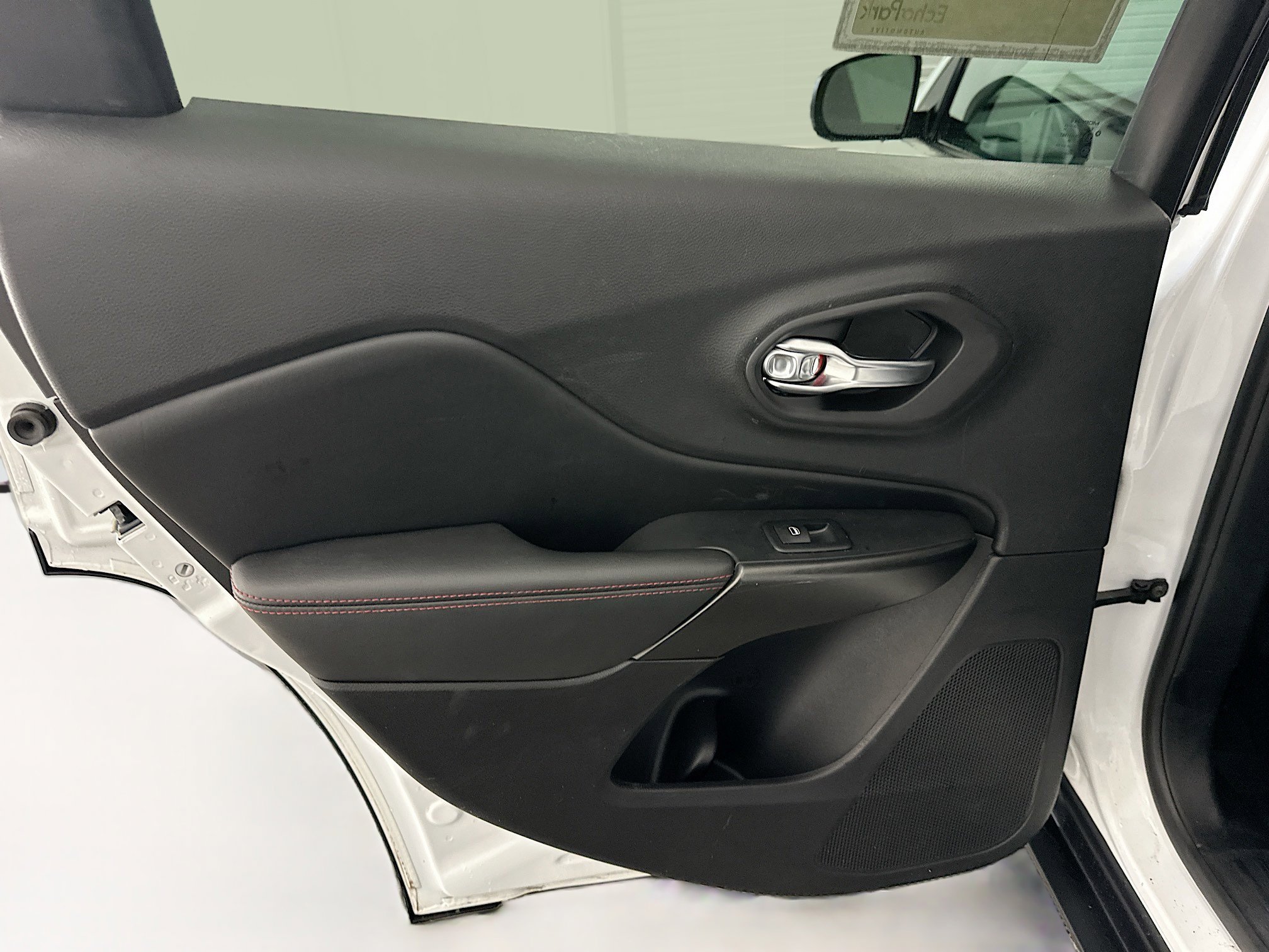 Used 2020 Jeep Cherokee Trailhawk w/ Cold Weather Group image 27