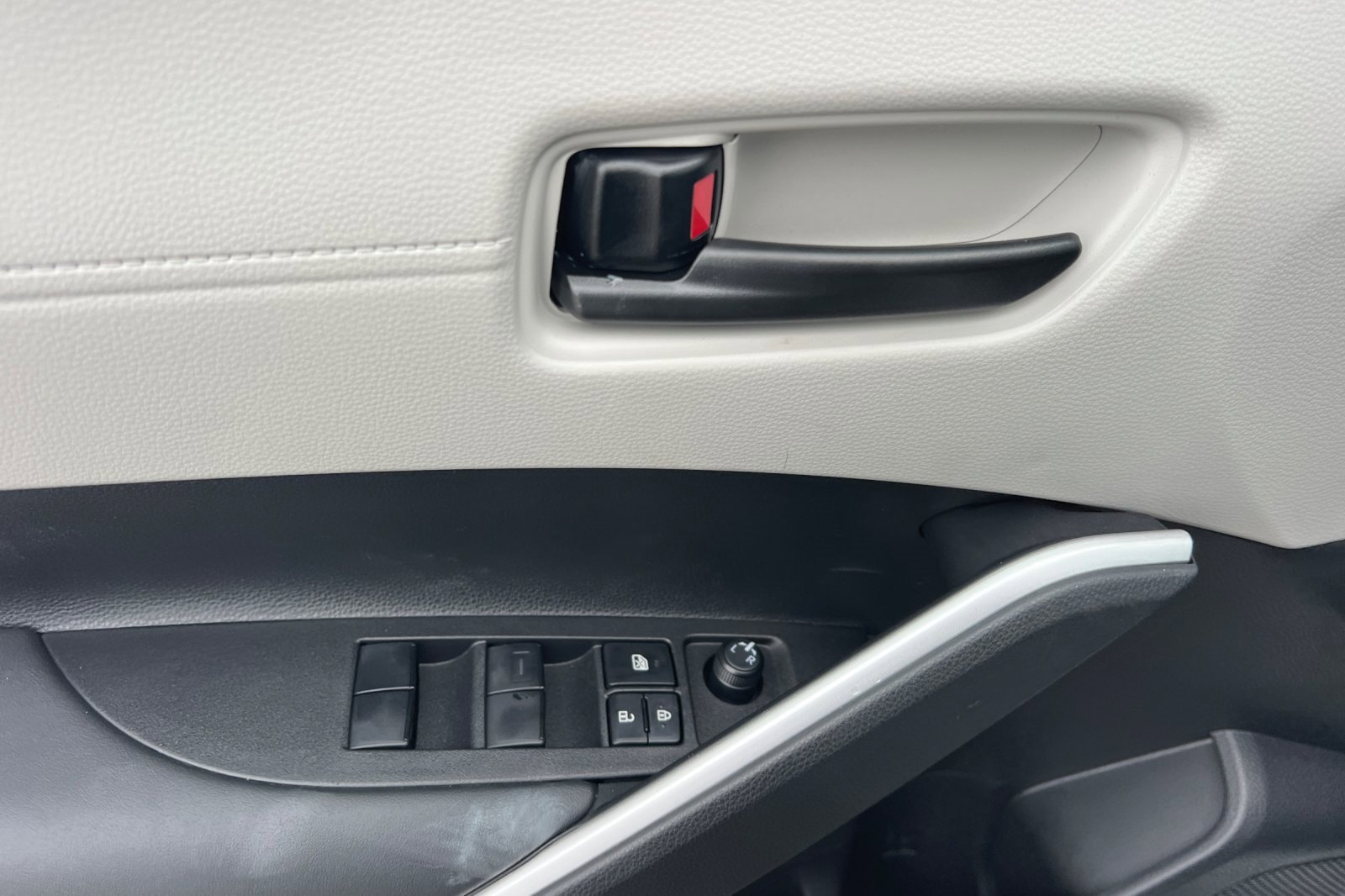 New 2026 Toyota Corolla Cross L image 8