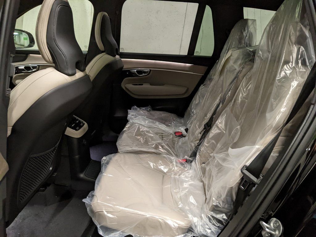 New 2026 Volvo XC90 T8 Plus w/ Protection Package Premier AWD/4WD image 23
