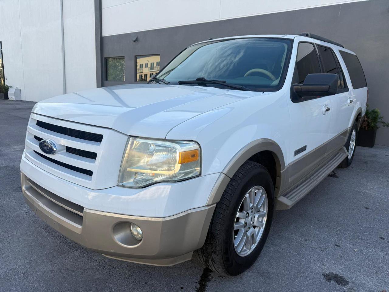 Used 2007 Ford Expedition EL Eddie Bauer RWD image 4