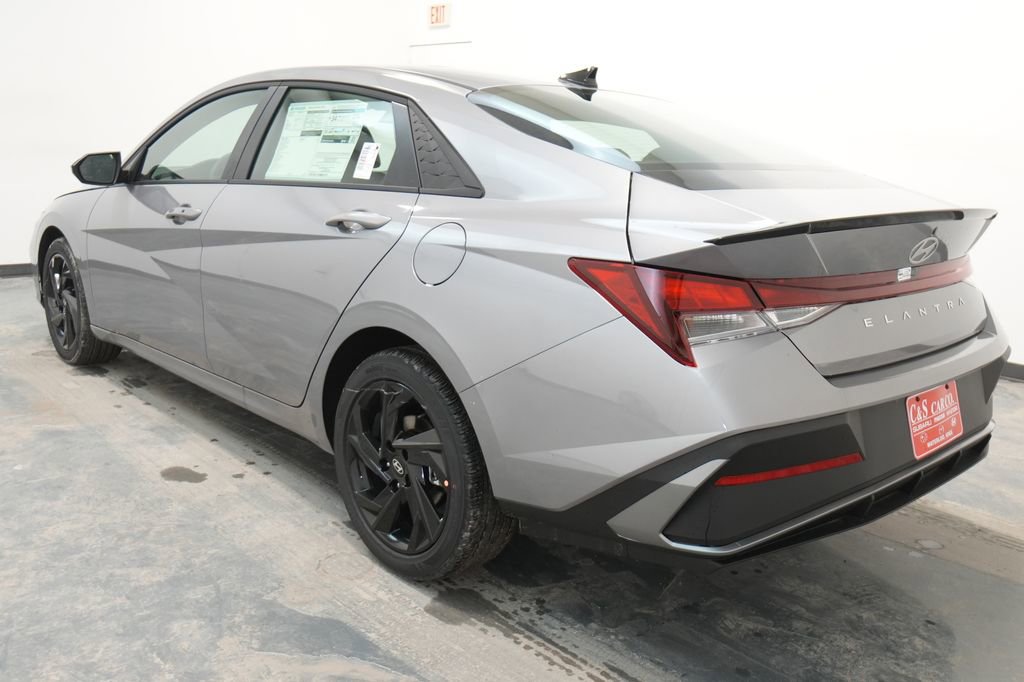 New 2026 Hyundai Elantra Sport image 6