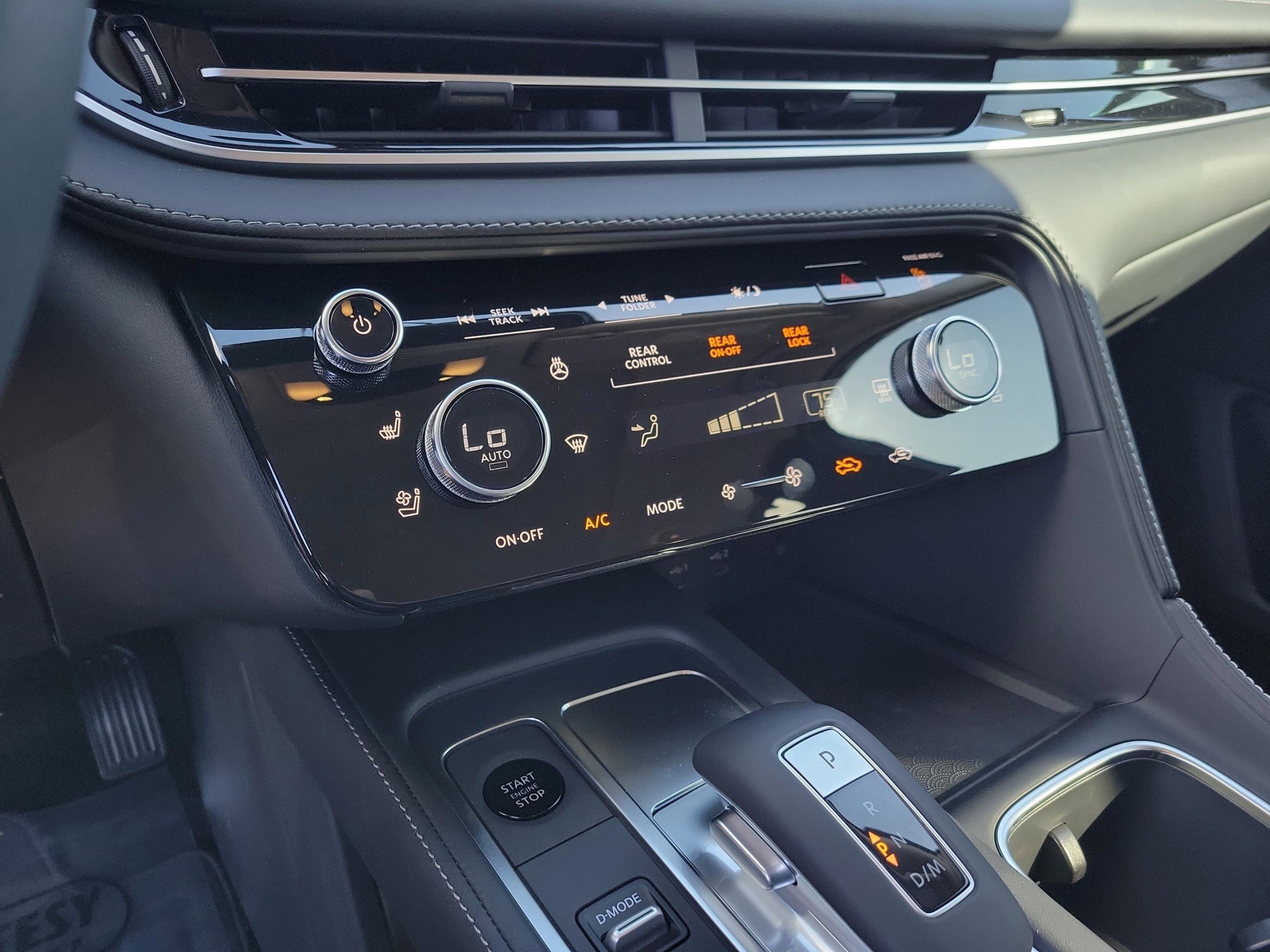 New 2026 INFINITI QX60 Luxe w/ Family Package image 13