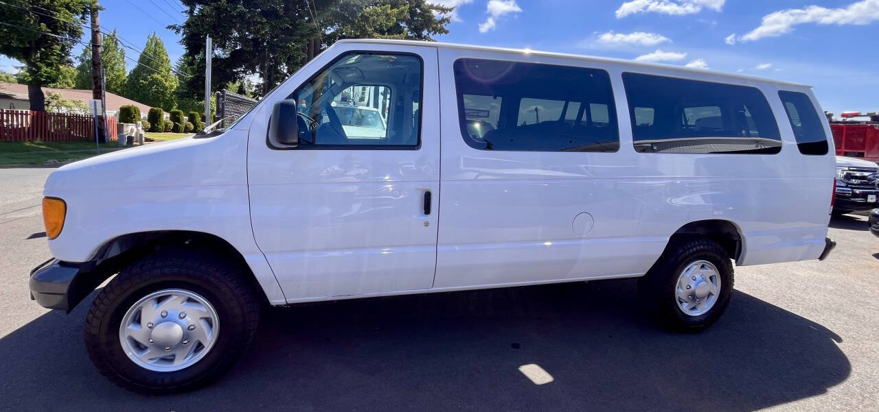 Used 2006 Ford E-350 and Econoline 350 XL RWD image 4