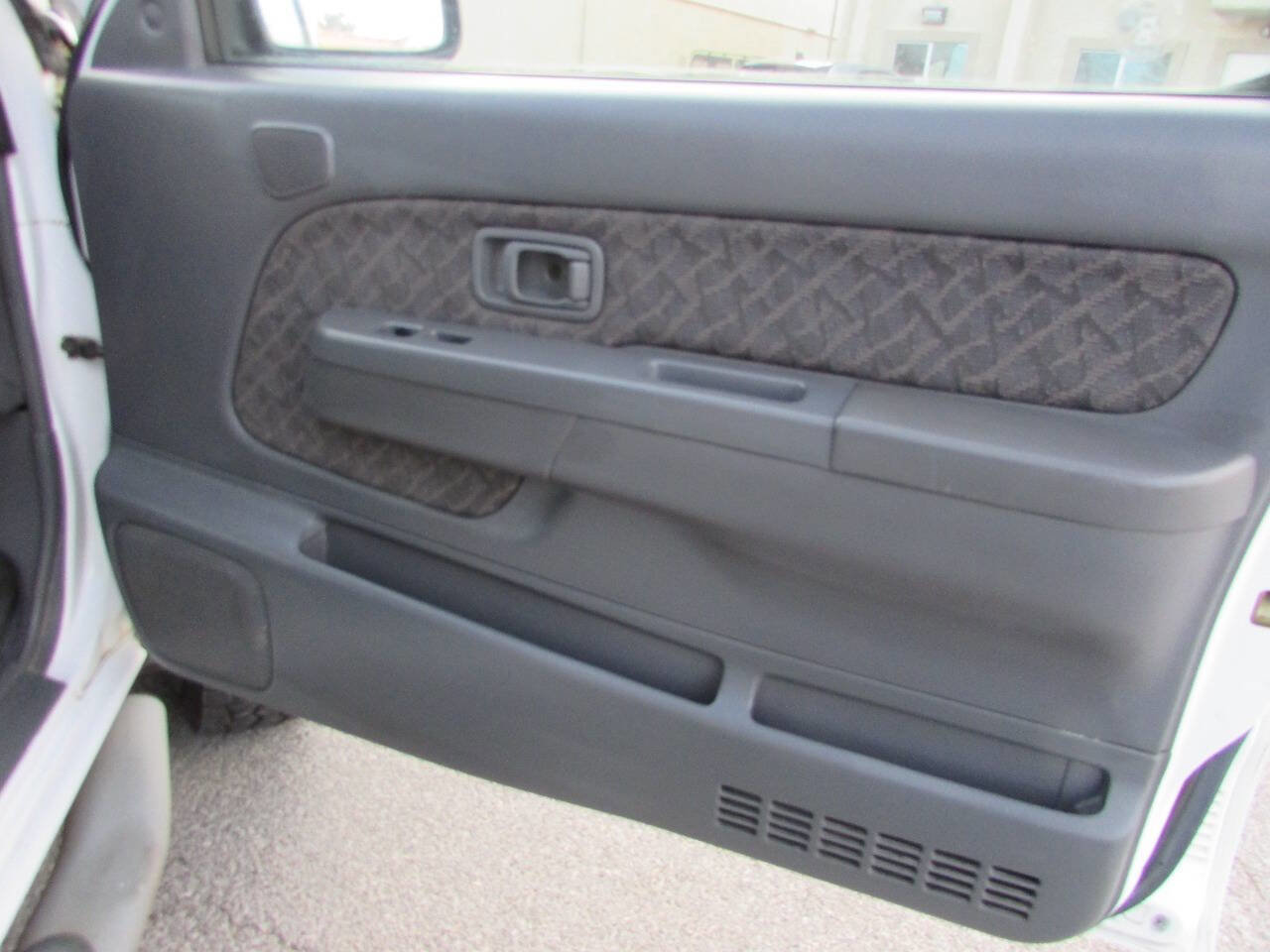 Used 2000 Nissan Xterra XE image 31