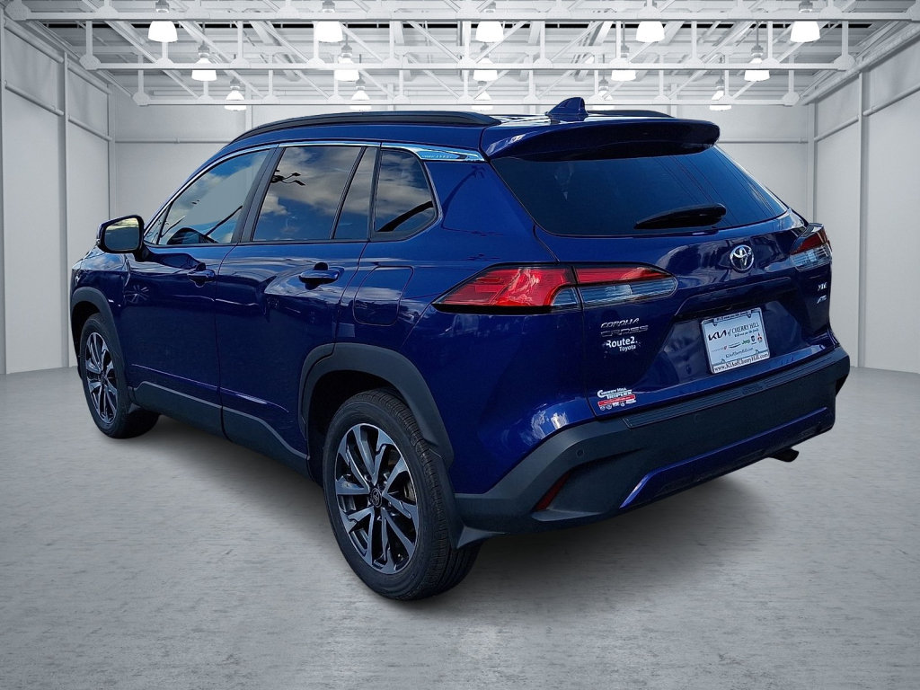 Used 2022 Toyota Corolla Cross XLE w/ Convenience Package AWD/4WD image 7