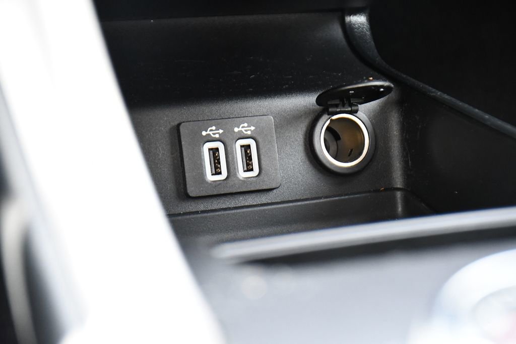 Used 2020 Ford Fusion SEL FWD image 28