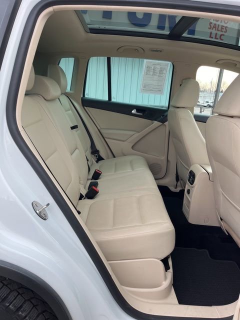 Used 2017 Volkswagen Tiguan Wolfsburg Edition image 32