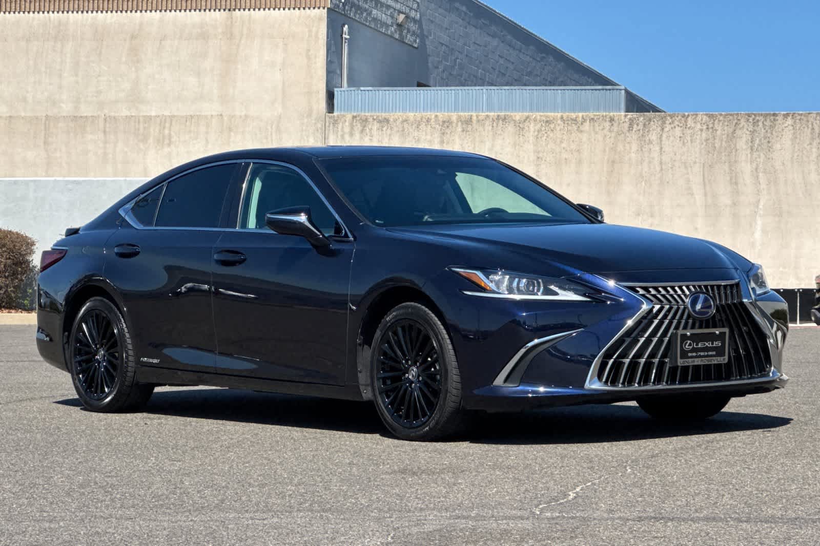 Used 2022 Lexus ES 300h w/ Premium Package FWD image 5