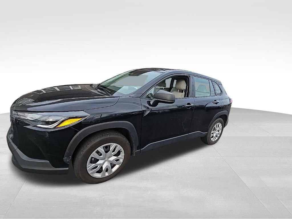 Used 2023 Toyota Corolla Cross L image 2