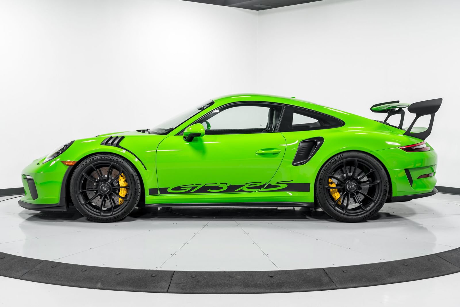 Used 2019 Porsche 911 GT3 RS RWD image 6
