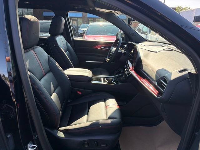 Certified 2024 Chevrolet Traverse RS w/ LPO, Floor Liner Package FWD image 23