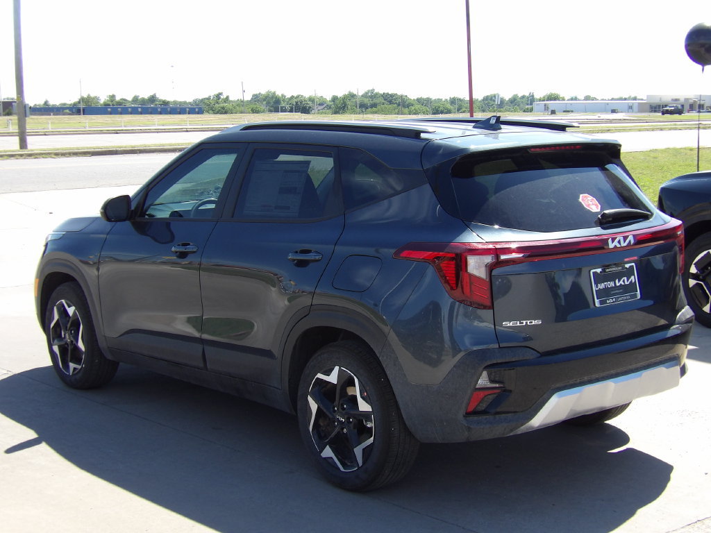 New 2026 Kia Seltos S FWD image 8