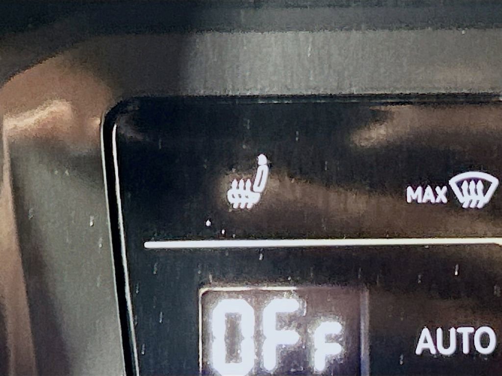 Used 2022 Volkswagen Tiguan SE R-Line FWD image 17