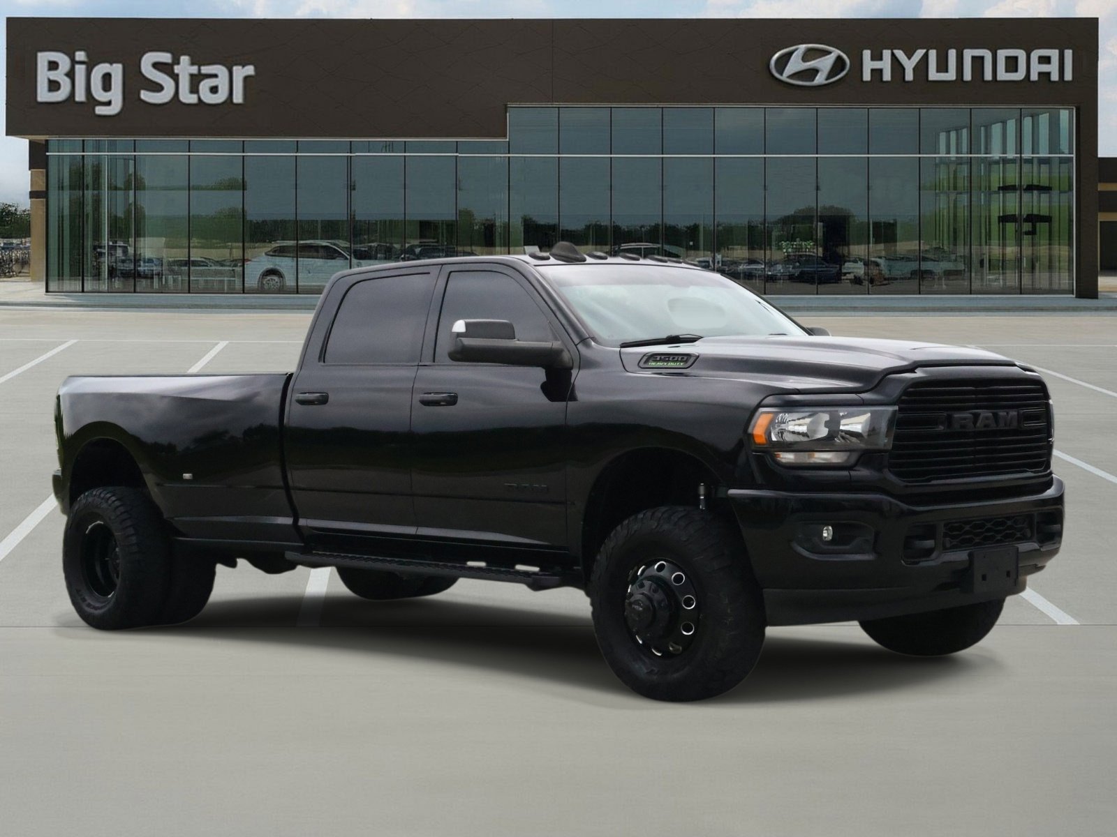 Used 2021 RAM 3500 Big Horn w/ Night Edition AWD/4WD image 6