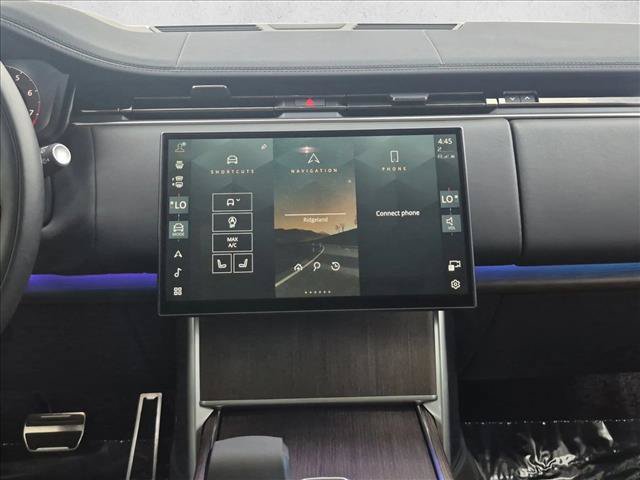 Certified 2025 Land Rover Range Rover SE AWD/4WD image 15