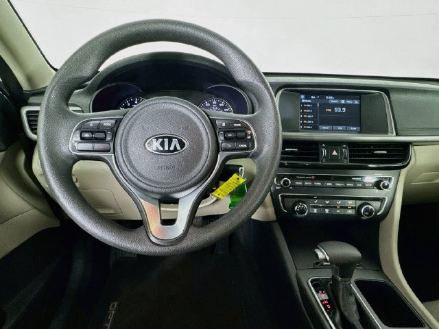 Used 2018 Kia Optima LX w/ 17" Alloy Wheels Package FWD image 10