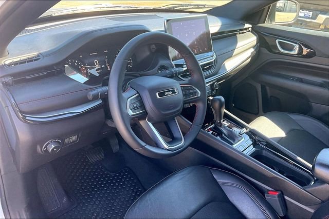 Used 2024 Jeep Compass Trailhawk image 13