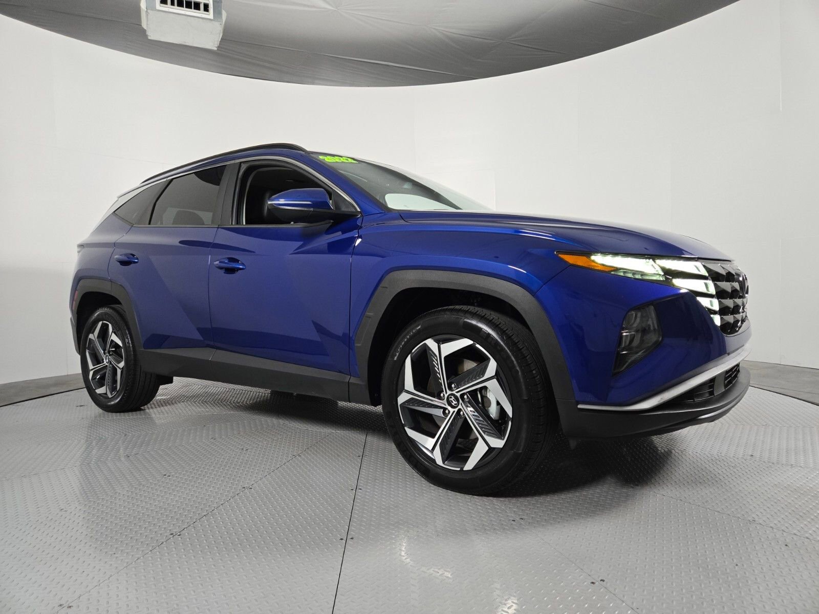 Used 2022 Hyundai Tucson SEL w/ Convenience + Premium Package AWD/4WD image 2