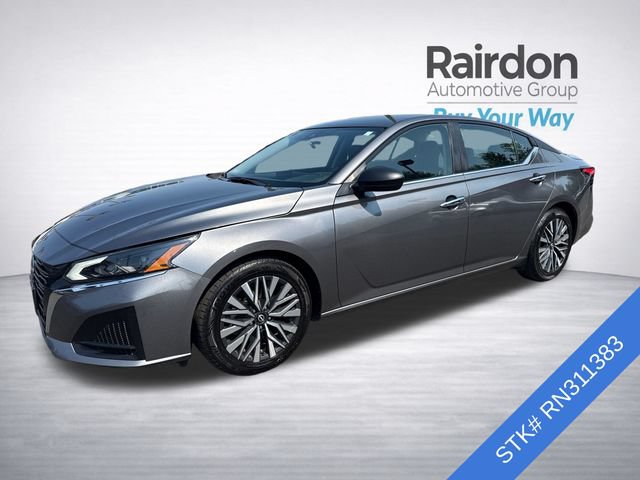 Used 2024 Nissan Altima 2.5 SV FWD image 3