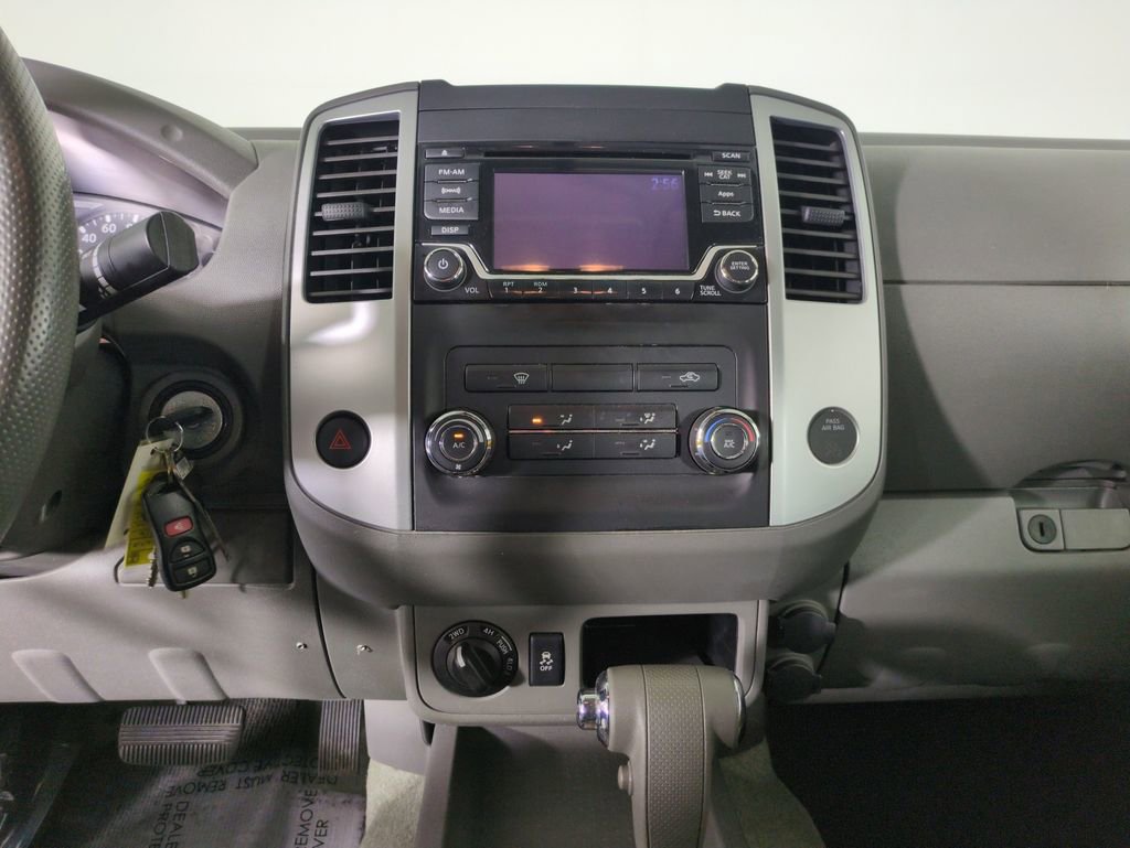 Used 2016 Nissan Frontier SV image 18