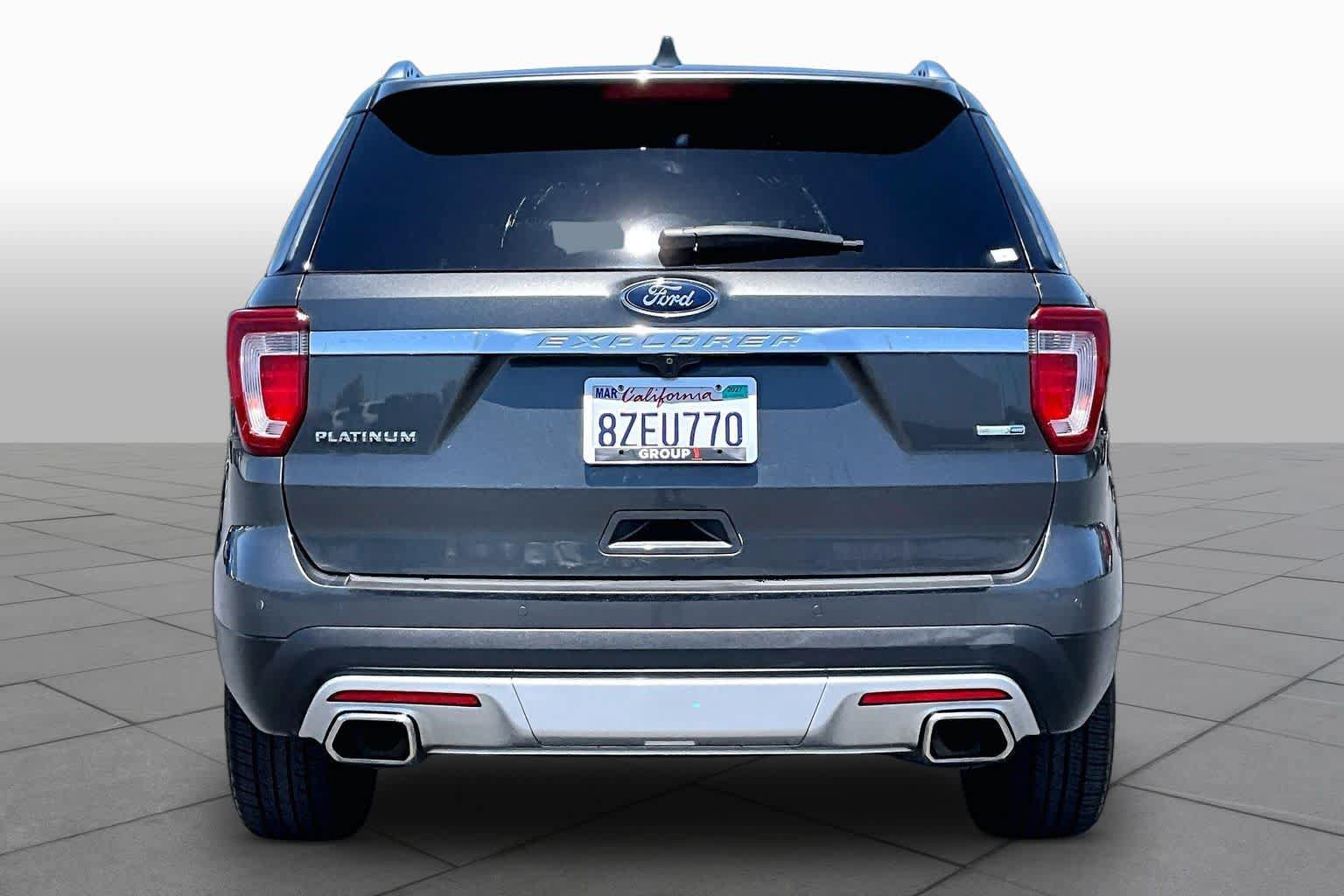 Used 2017 Ford Explorer Platinum AWD/4WD image 4
