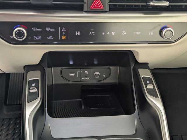 Used 2025 Kia Sorento S w/ Panoramic Sunroof Package image 23