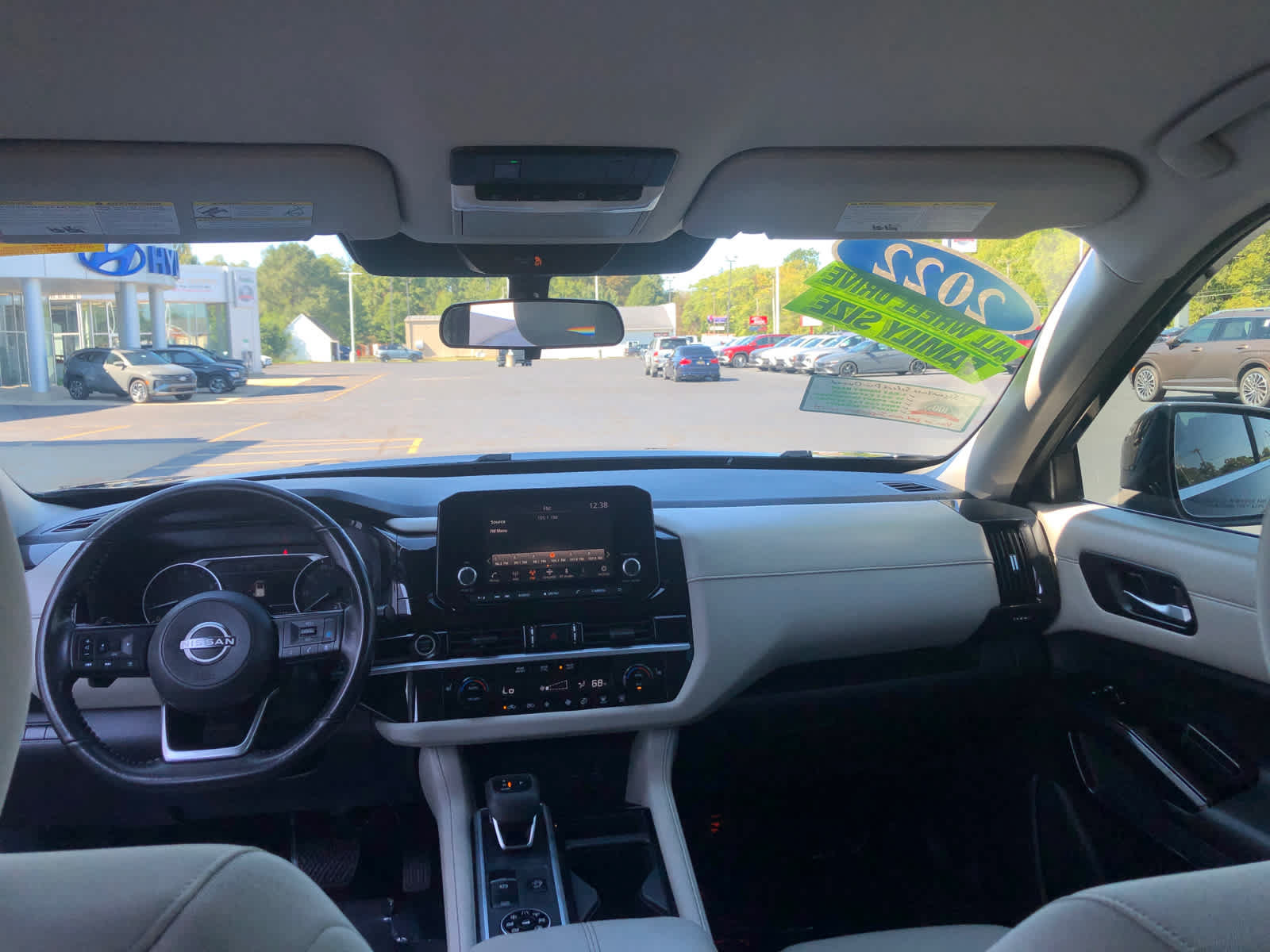 Used 2022 Nissan Pathfinder SV AWD/4WD image 26