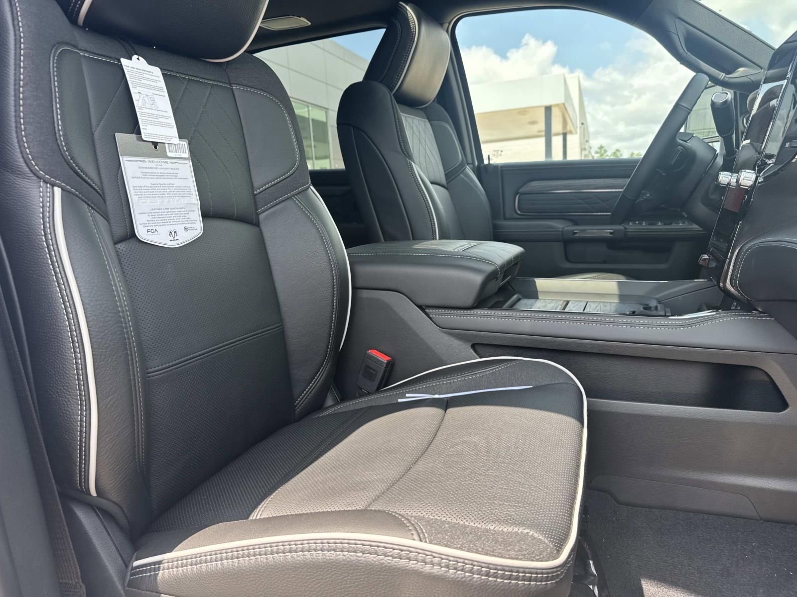New 2026 RAM 2500 Limited AWD/4WD image 12
