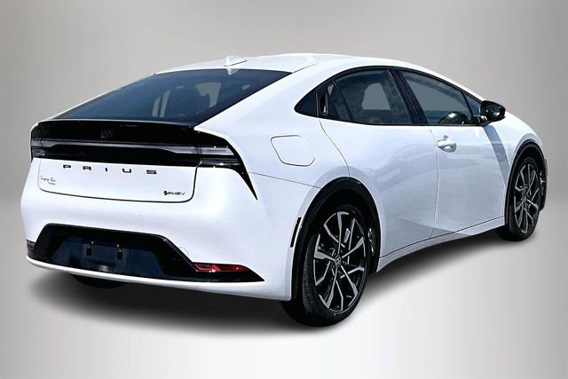 Used 2025 Toyota Prius Plug-In Hybrid image 5