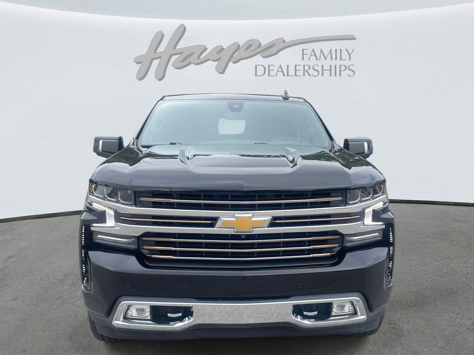 Used 2022 Chevrolet Silverado 1500 High Country w/ Technology Package AWD/4WD image 8