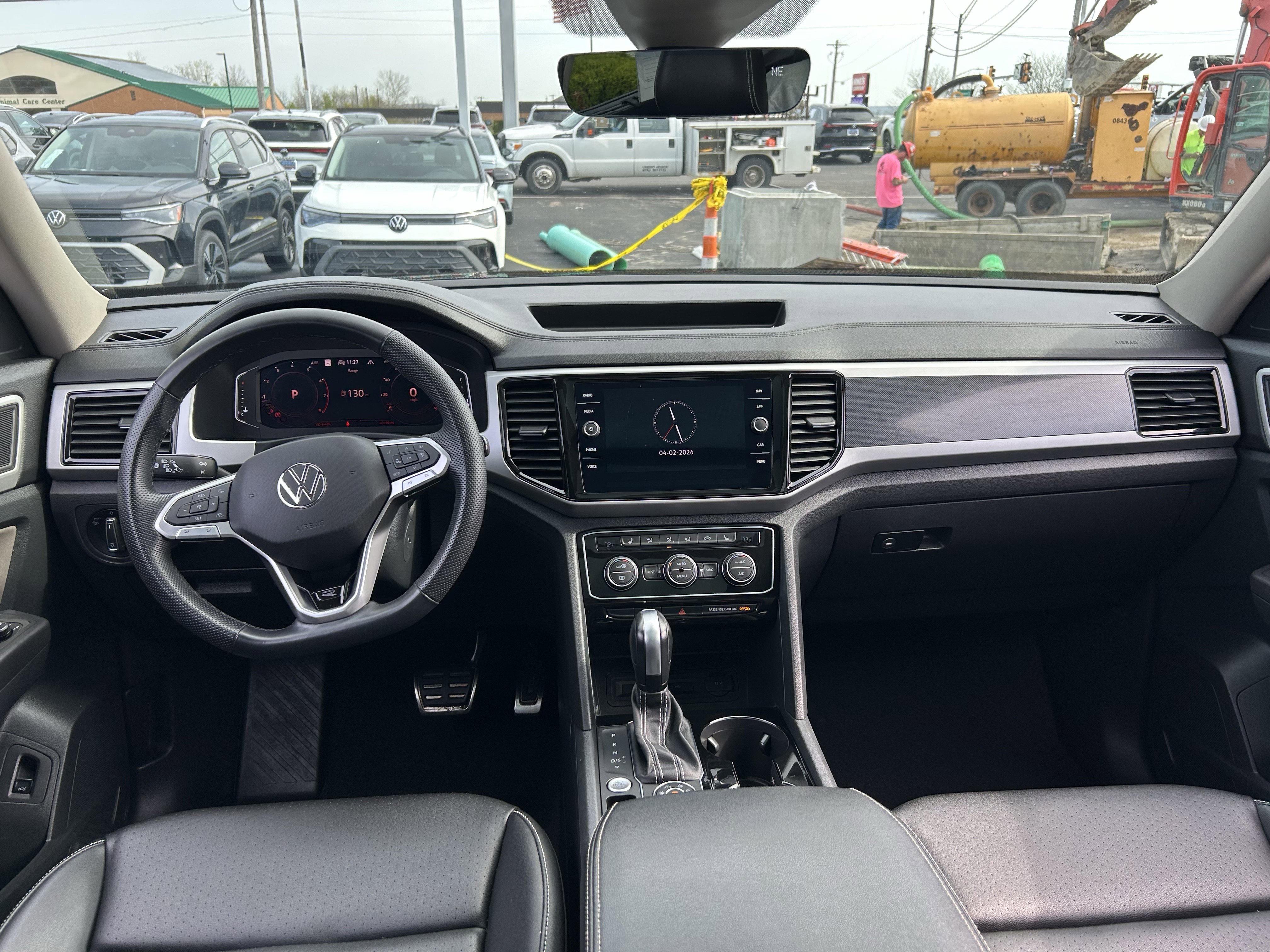 Certified 2023 Volkswagen Atlas SEL R-Line AWD/4WD image 9