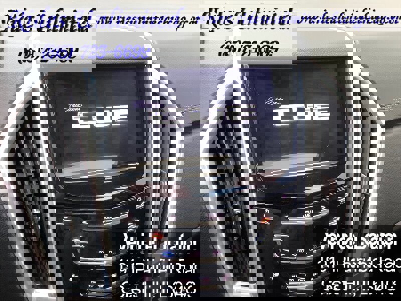 Used 2013 Cadillac SRX Luxury w/ Driver Awareness Package image 17