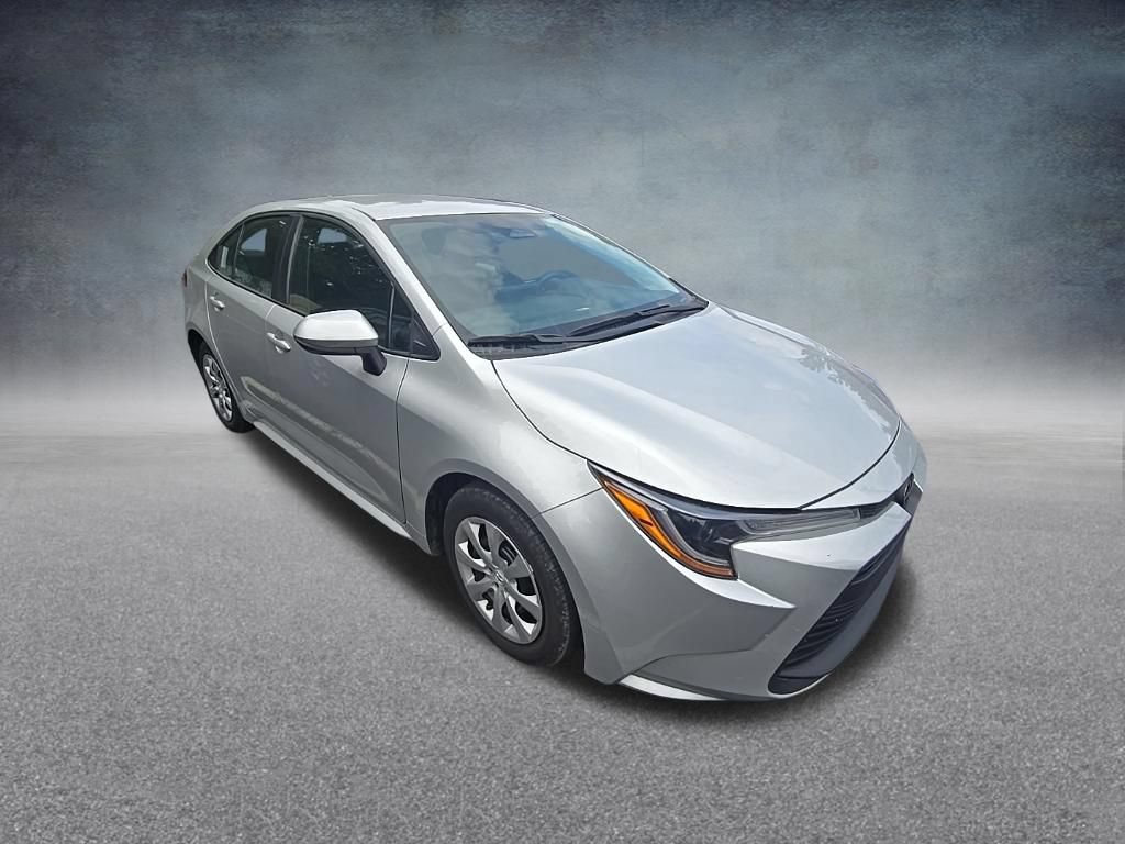 Used 2025 Toyota Corolla LE FWD image 2