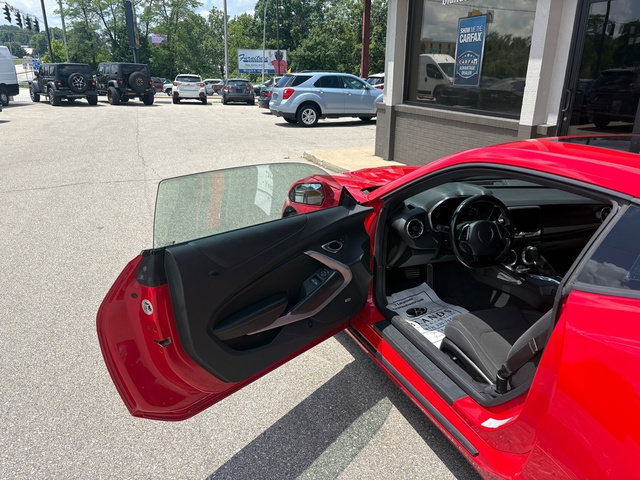 Used 2018 Chevrolet Camaro LT w/ RS Package RWD image 7